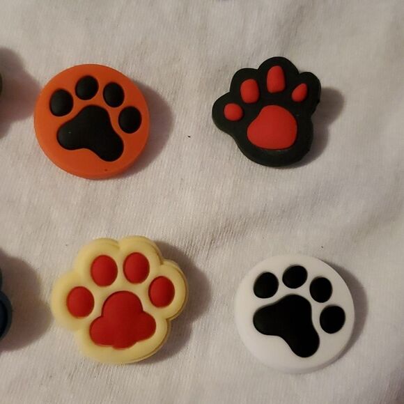 12 Paw Prints Dogs Cats Ferrets Crocs Jibbitz Shoe‎ Charms - Picture 5 of 5